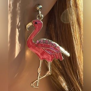 Vintage pink flamingo 🦩 pierced earrings